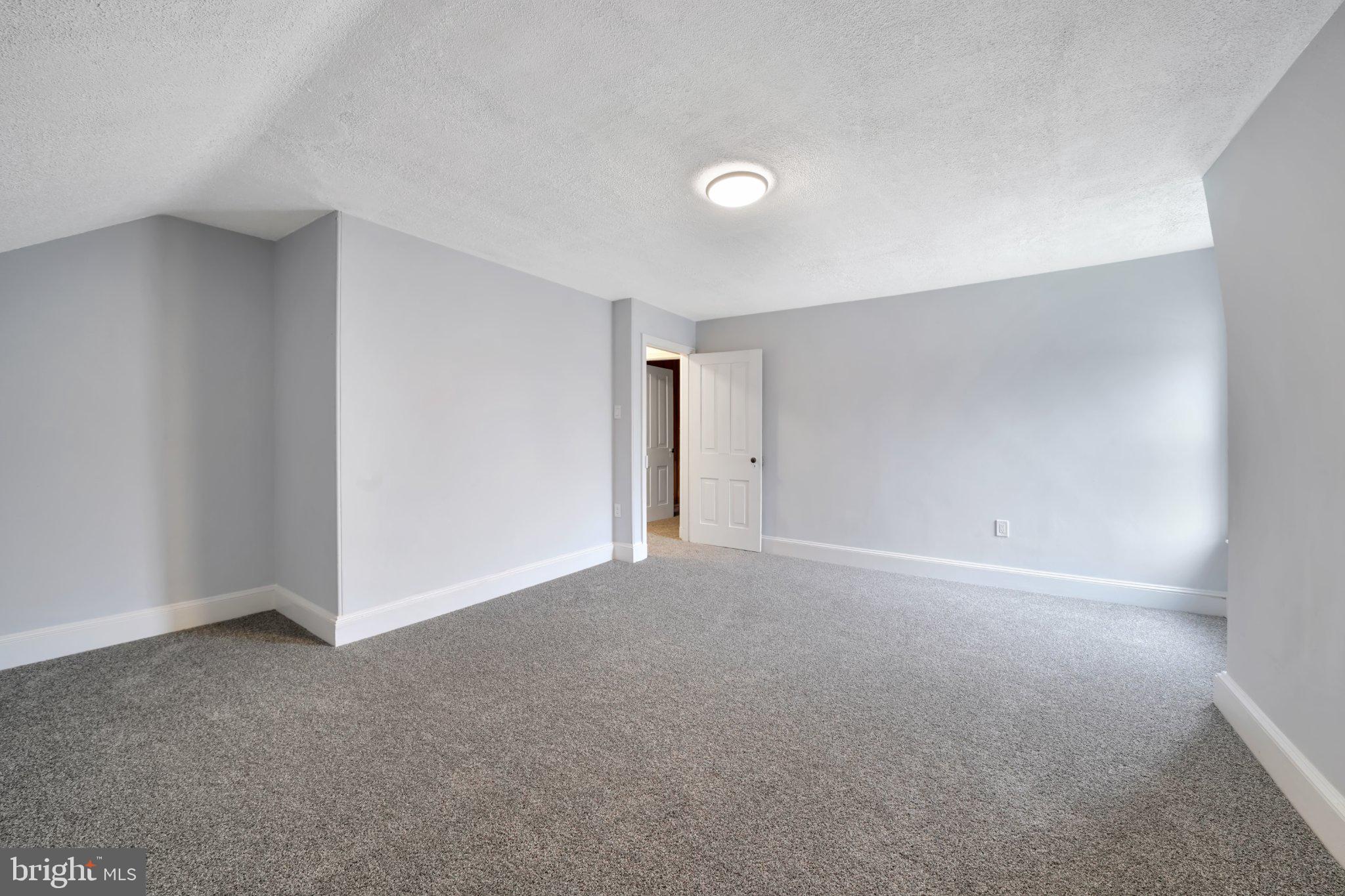 1718 Kohl Street Philadelphia, PA 19115 - Photo 21 of 34 Spacious, light-filled room awaits you.