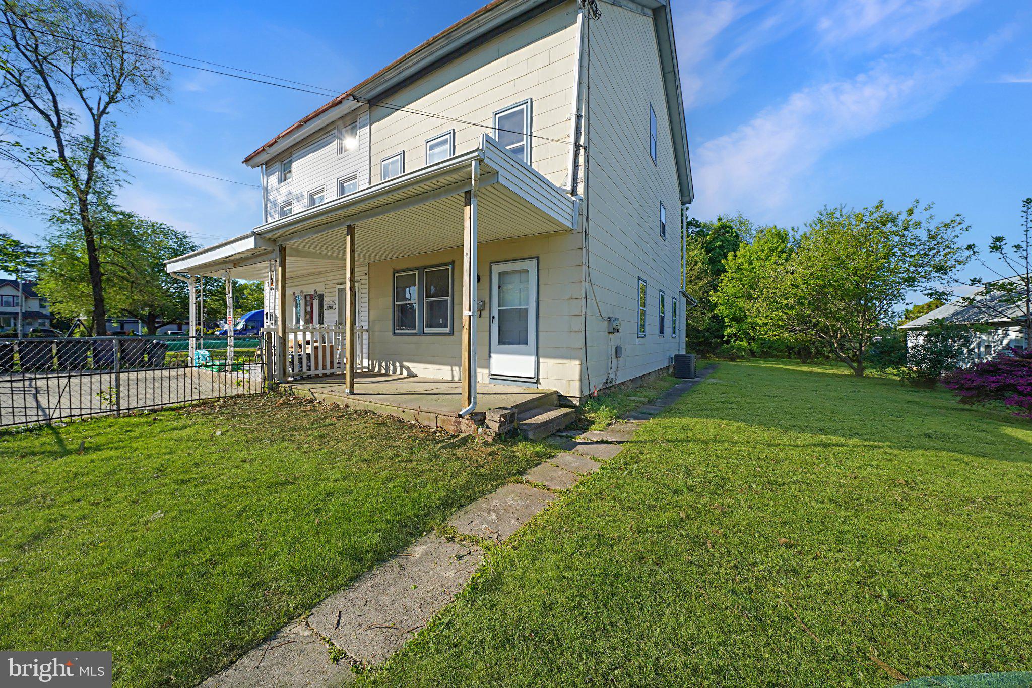 1718 Kohl Street Philadelphia, PA 19115 - Photo 3 of 34 Charming home with inviting porch.