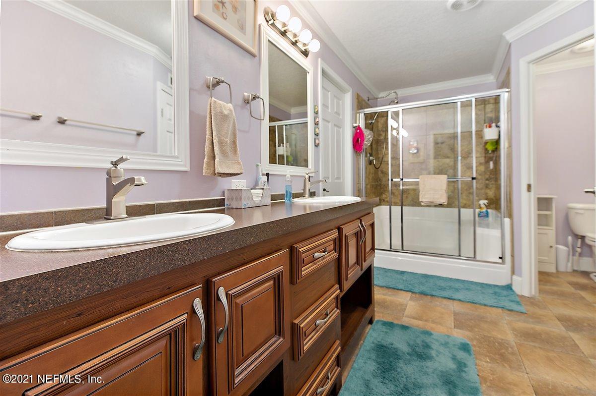 9221 Old Plank Road Jacksonville, FL 32220 - Photo 13 of 26 13-Primary Bathroom