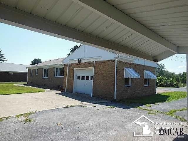 860 East Dean Road Temperance, MI 48182 - Photo 2 of 16 21353409-1.JPG