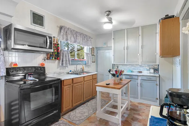 $162,500 | 1749 Forest Beloit Wi 53511, Beloit, WI 53511