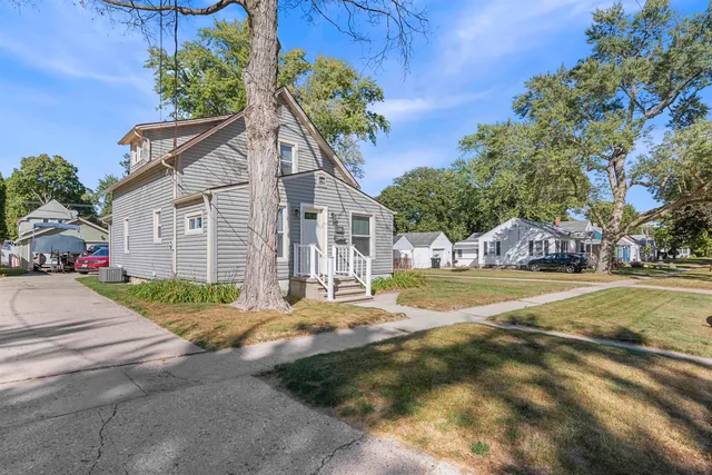 $162,500 | 1749 Forest Beloit Wi 53511, Beloit, WI 53511