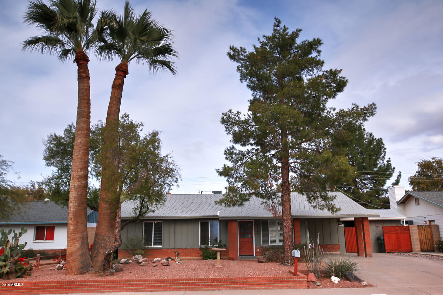 1726 West Griswold Road Phoenix, AZ 85021 - Photo 2 of 28 1726 W Griswold Rd Phoenix AZ-large-001-