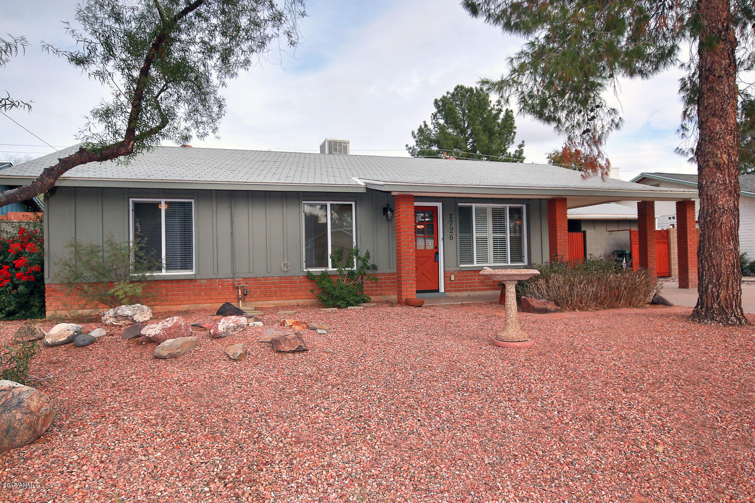 1726 West Griswold Road Phoenix, AZ 85021 - Photo 3 of 28 1726 W Griswold Rd Phoenix AZ-large-003-
