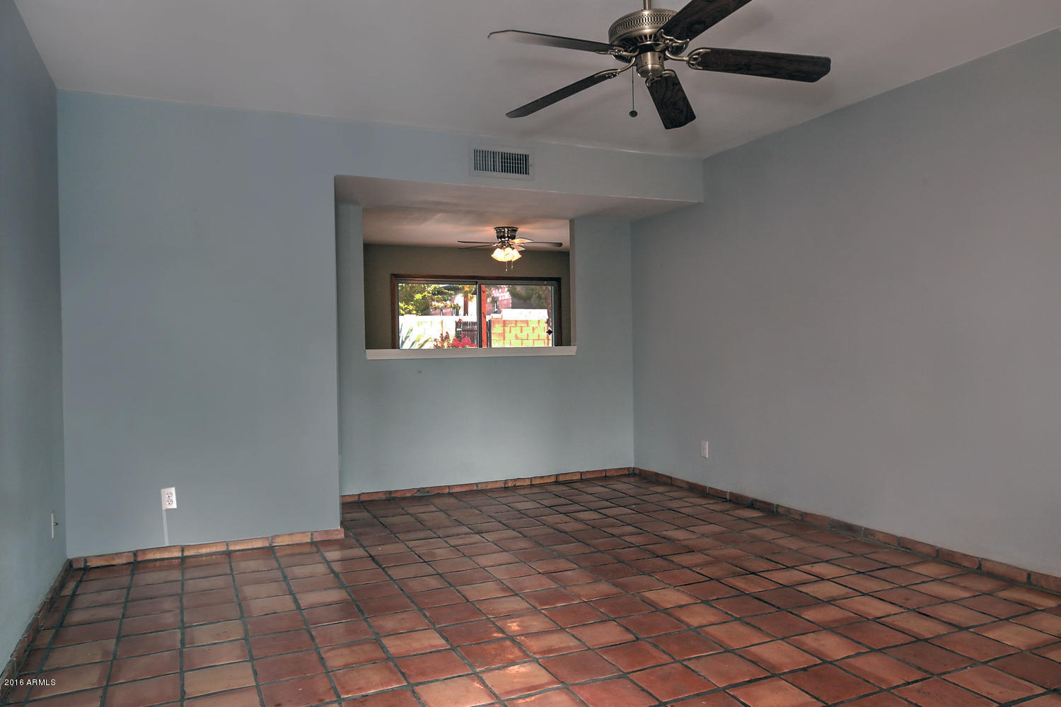 1726 West Griswold Road Phoenix, AZ 85021 - Photo 5 of 28 1726 W Griswold Rd Phoenix AZ-large-005-