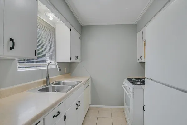 $1,405 | 1811 Magnolia Drive, Unit B, Round Rock, TX 78664