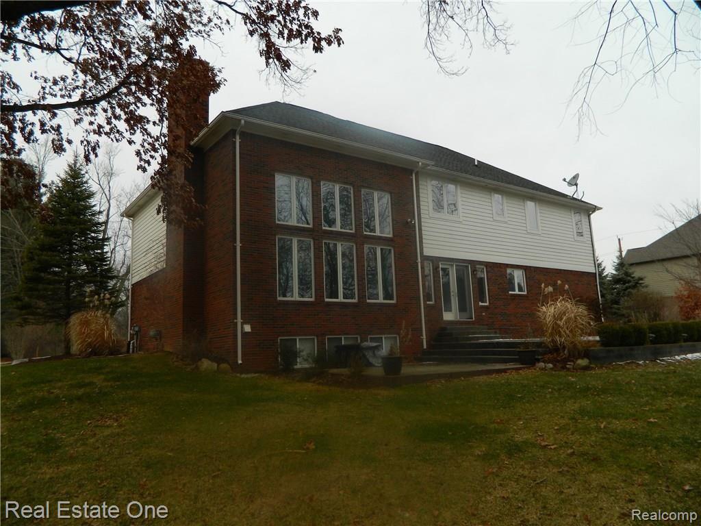 1053 Seville Road Rochester Hills, MI 48309 - Photo 10 of 66