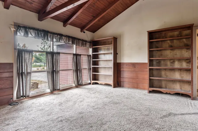 $185,000 | 415 South Blackhawk Boulevard, Rockton, IL 61072