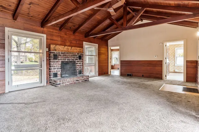 $185,000 | 415 South Blackhawk Boulevard, Rockton, IL 61072