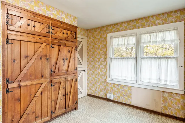 $185,000 | 415 South Blackhawk Boulevard, Rockton, IL 61072