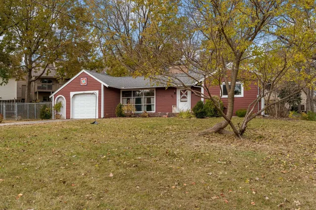 $185,000 | 415 South Blackhawk Boulevard, Rockton, IL 61072