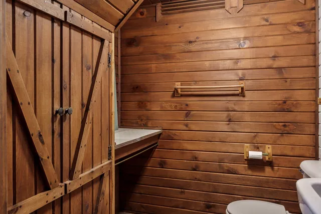 $185,000 | 415 South Blackhawk Boulevard, Rockton, IL 61072