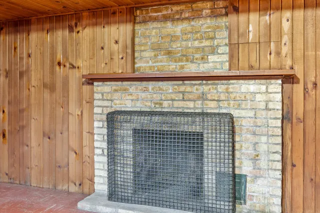 $185,000 | 415 South Blackhawk Boulevard, Rockton, IL 61072