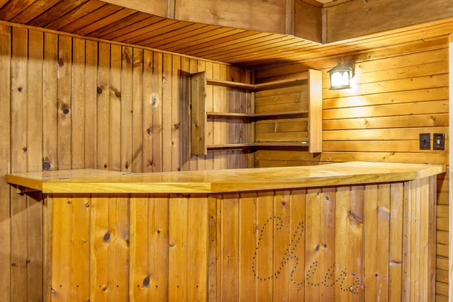 $185,000 | 415 South Blackhawk Boulevard, Rockton, IL 61072