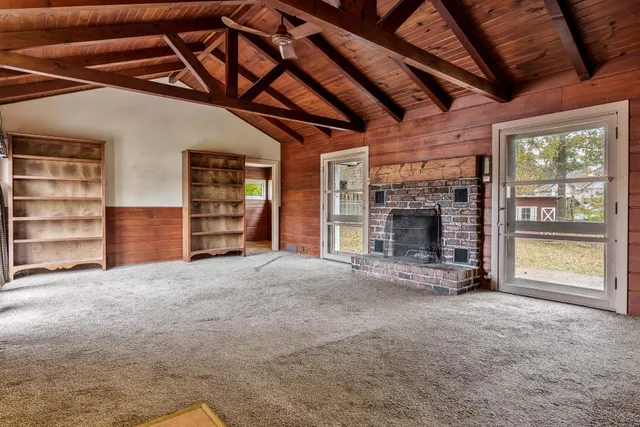 $185,000 | 415 South Blackhawk Boulevard, Rockton, IL 61072