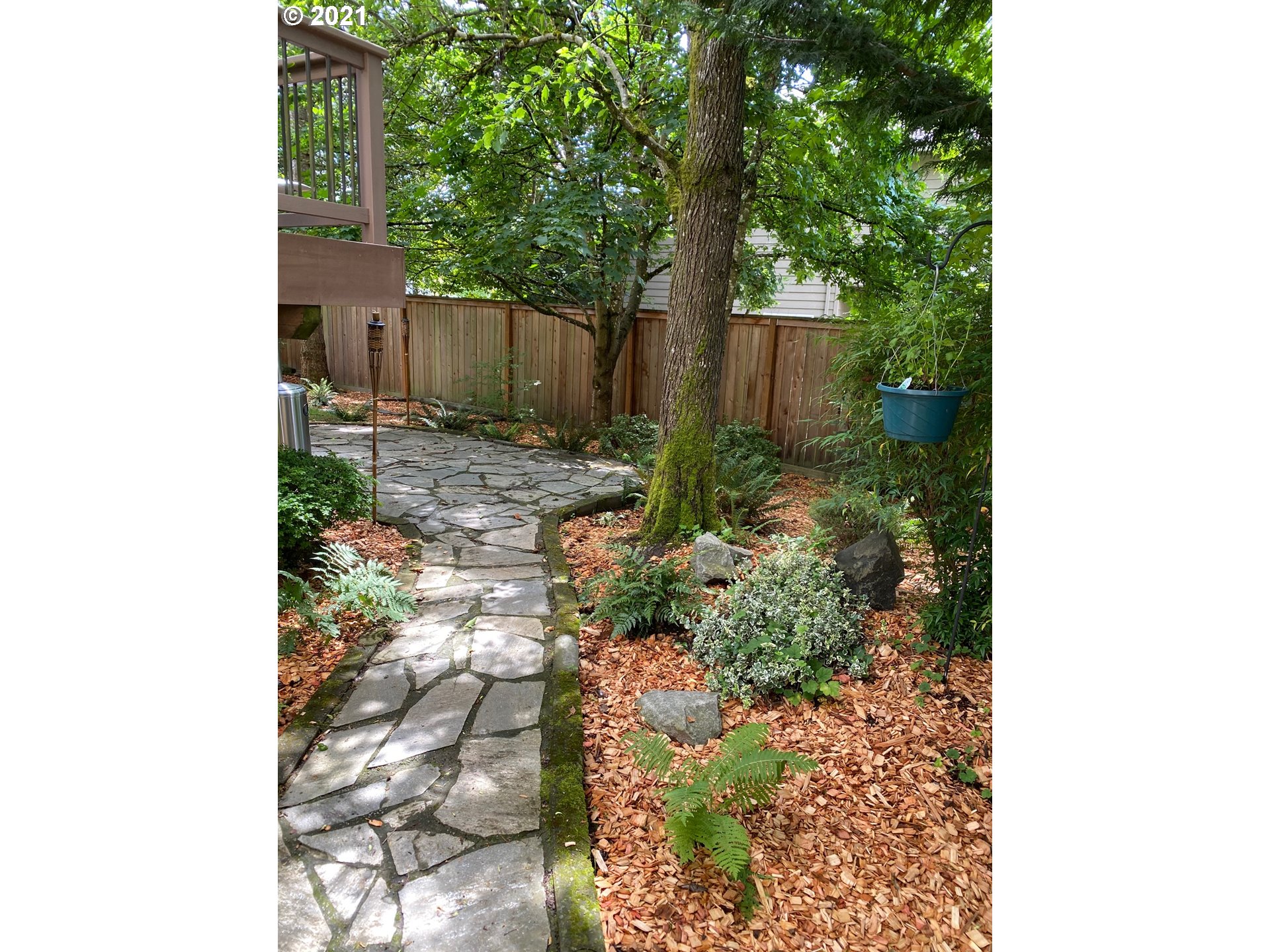 5934 Southwest Kruse Ridge Drive Portland, OR 97219 - Photo 4 of 32 Backyard