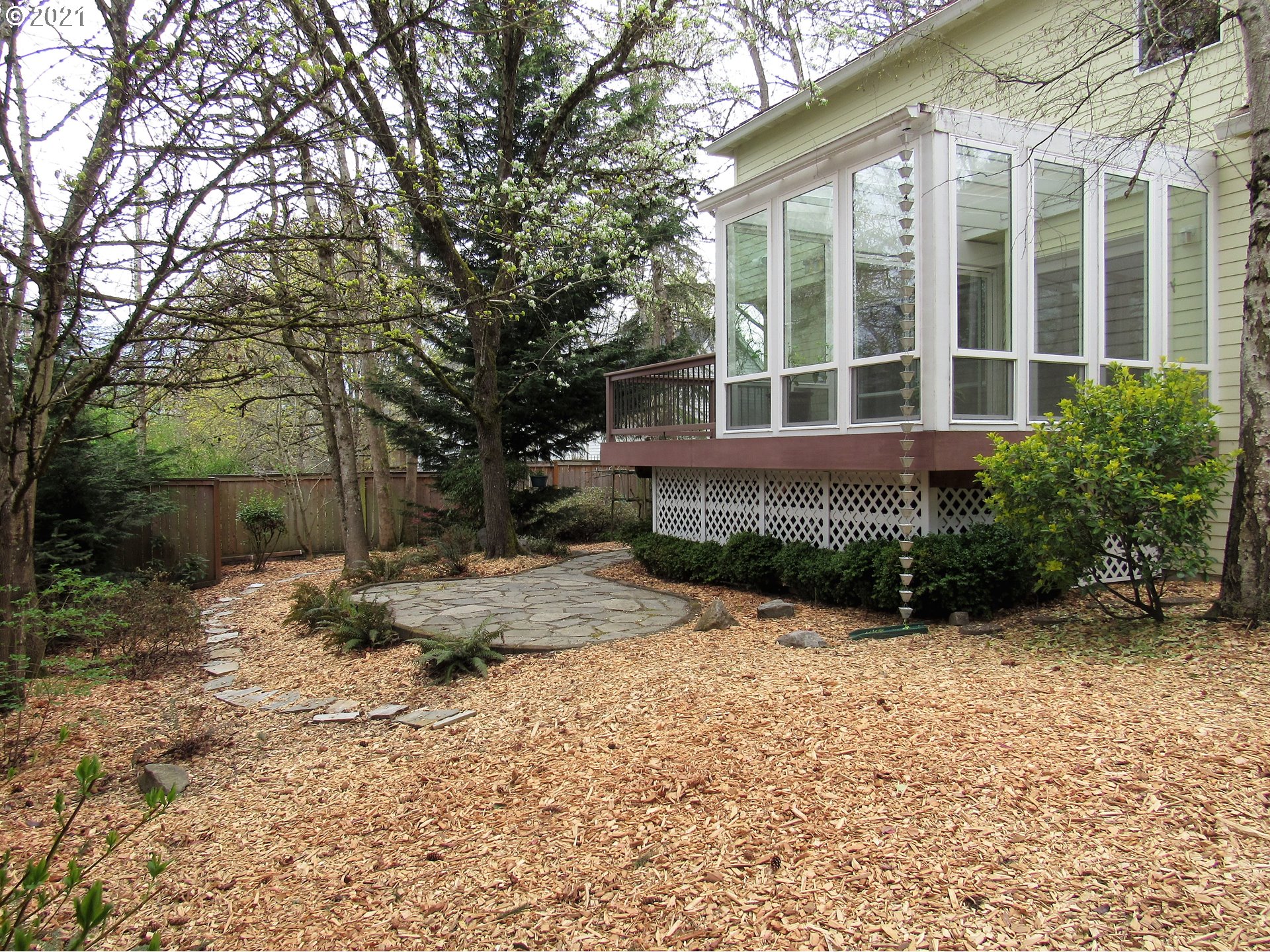 5934 Southwest Kruse Ridge Drive Portland, OR 97219 - Photo 7 of 32 Backyard