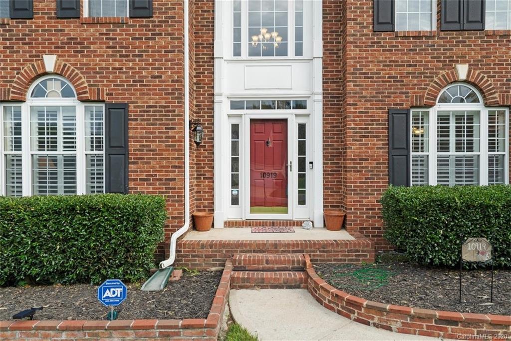 10919 Hellebore Road Charlotte, NC 28213 - Photo 2 of 33 Gallery Image 2