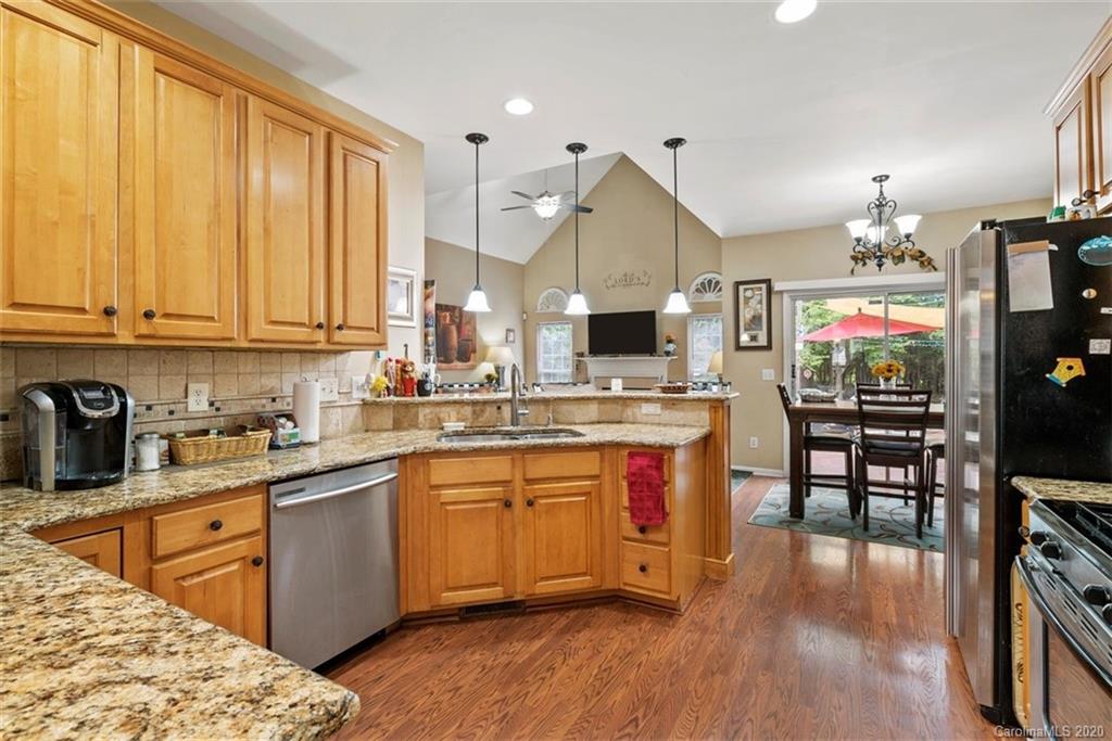 10919 Hellebore Road Charlotte, NC 28213 - Photo 9 of 33 Gallery Image 9