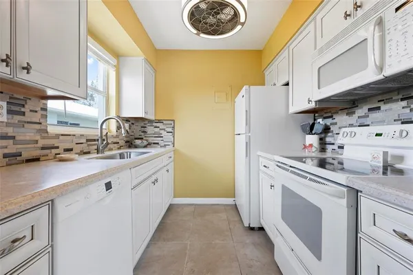 $555,000 | 522 Pine Avenue, Unit 7D, Anna Maria, FL 34216