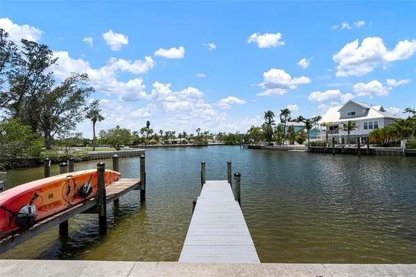 $555,000 | 522 Pine Avenue, Unit 7D, Anna Maria, FL 34216