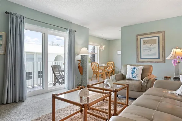 $555,000 | 522 Pine Avenue, Unit 7D, Anna Maria, FL 34216