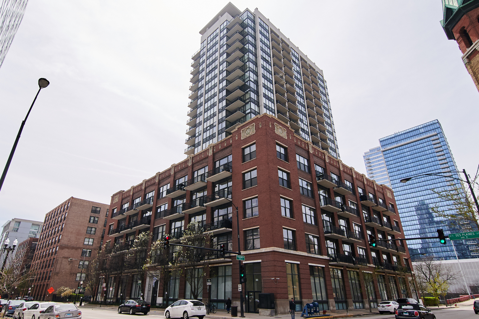210 South Desplaines Street, Unit 1003 Chicago, IL 60661 - Photo 1 of 27 a view of a tall building