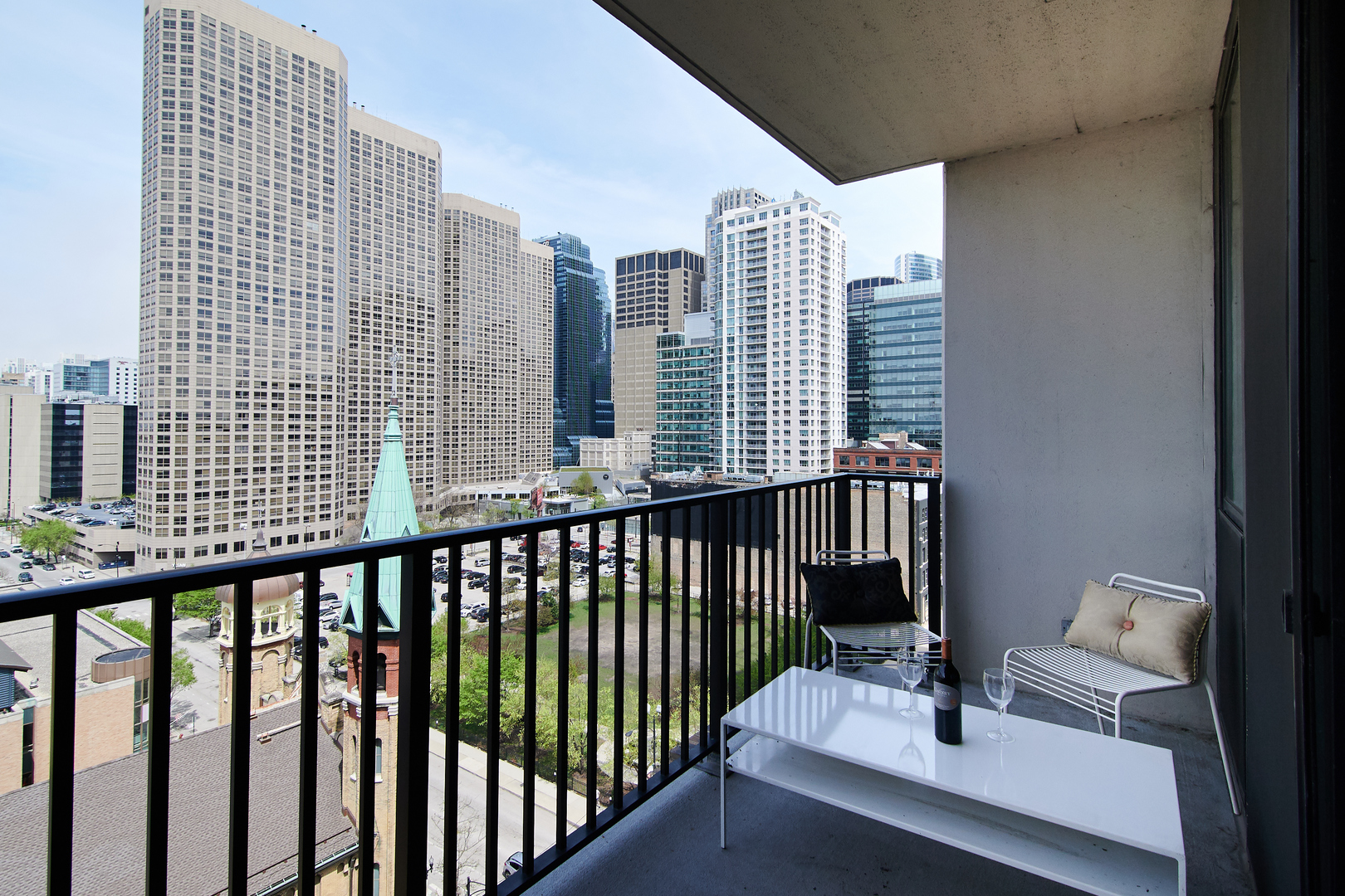 210 South Desplaines Street, Unit 1003 Chicago, IL 60661 - Photo 18 of 27