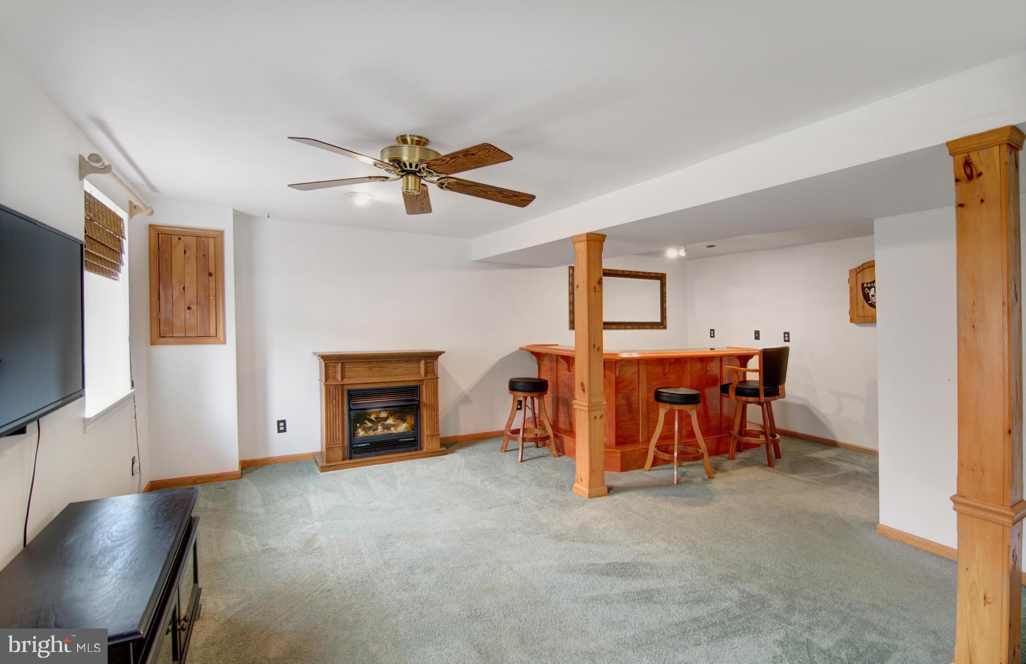 329 East Village Road Elkton, MD 21921 - Photo 21 of 26 Family Room