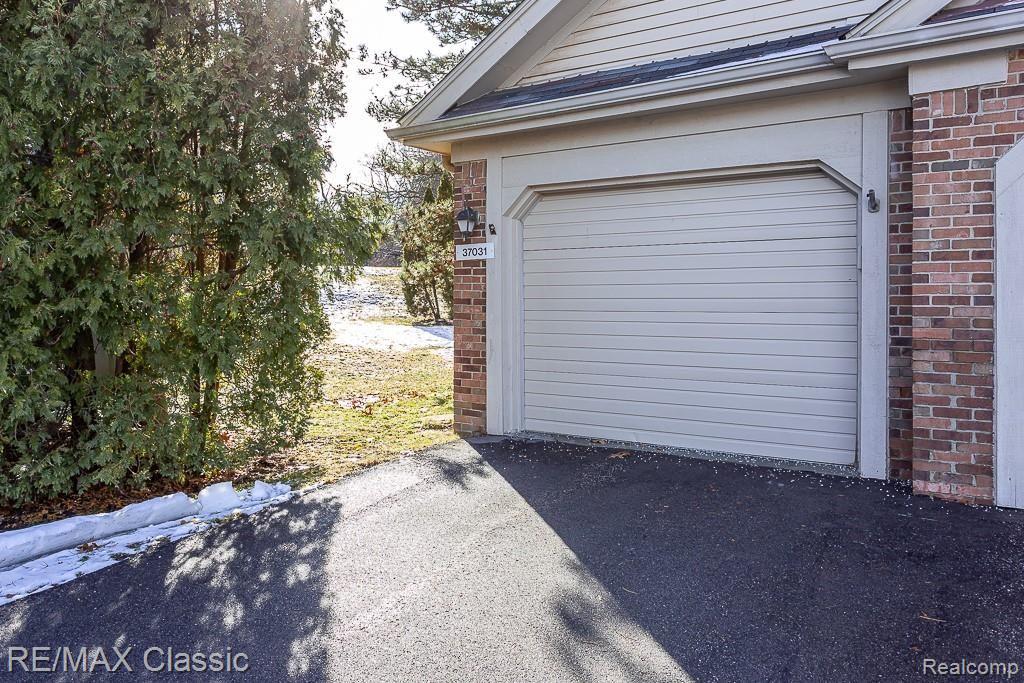 37031 Ridgedale Court Farmington Hills, MI 48331 - Photo 27 of 28