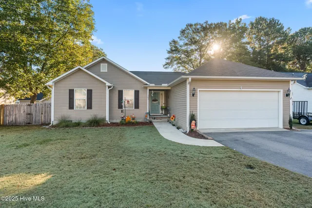 $293,500 | 145 Woodgreen Lane, Aberdeen, NC 28315