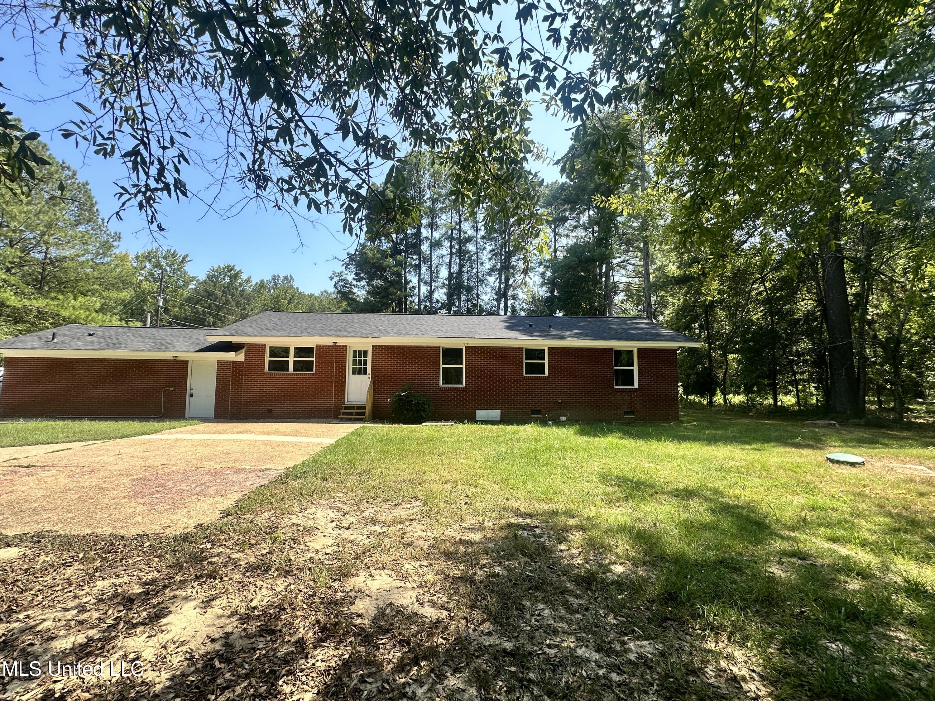 282 Highway 332 Grenada, MS 38901 - Photo 21 of 31 IMG_7755