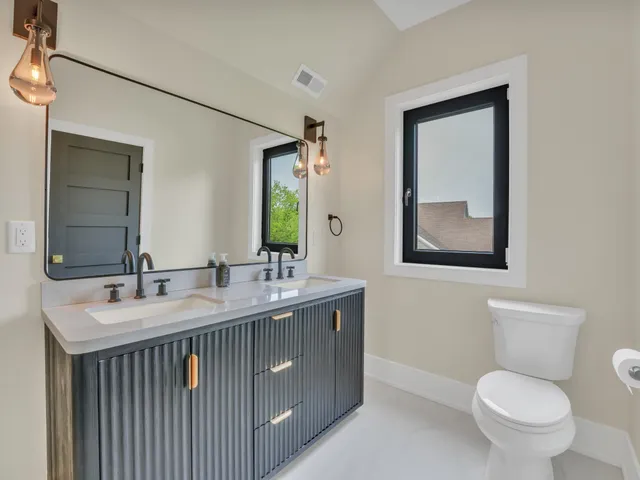 $1,725,000 | 525 Maple Street, Lake Geneva, WI 53147