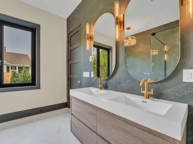 $1,725,000 | 525 Maple Street, Lake Geneva, WI 53147