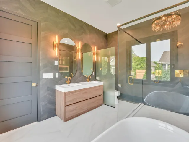 $1,725,000 | 525 Maple Street, Lake Geneva, WI 53147