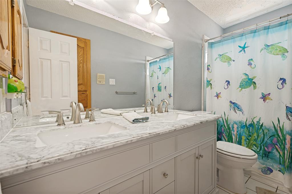 5013 Ridgecrest Drive The Colony, TX 75056 - Photo 18 of 32
