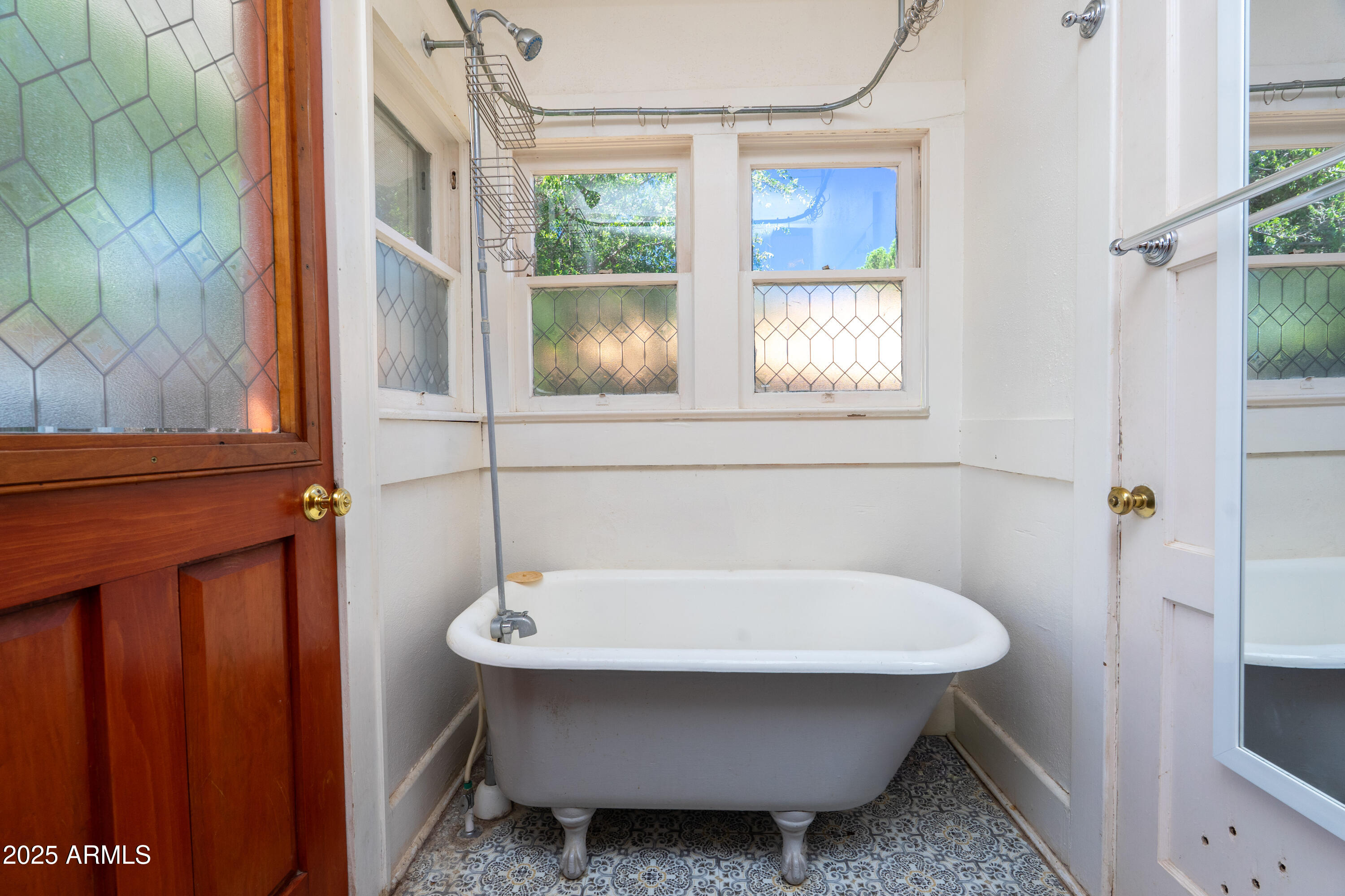 32 Black Knob View Bisbee, AZ 85603 - Photo 16 of 32 Clawfoot Tub