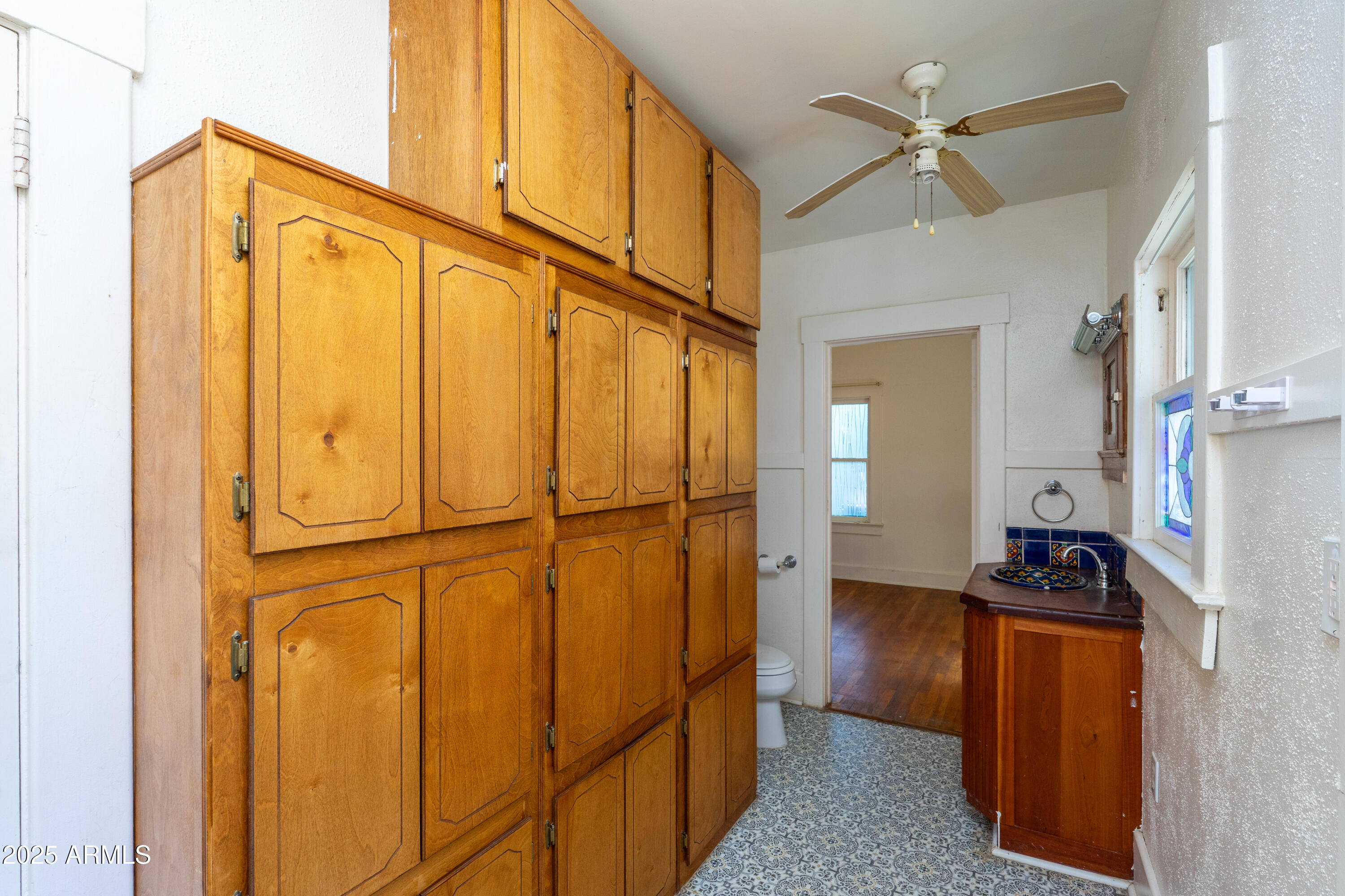 32 Black Knob View Bisbee, AZ 85603 - Photo 18 of 32 Bathroom