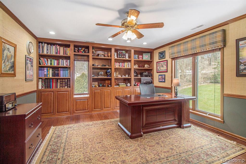 7041 Linden Road Fenton, MI 48430 - Photo 8 of 38