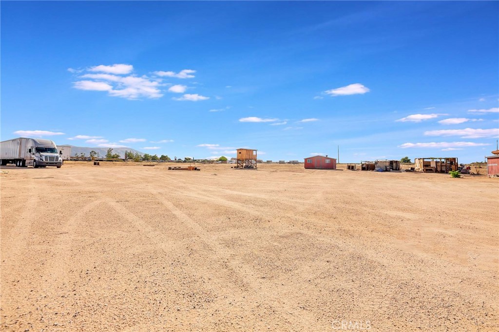 23675 Colony Road Apple Valley, CA 92308 - Photo 34 of 38