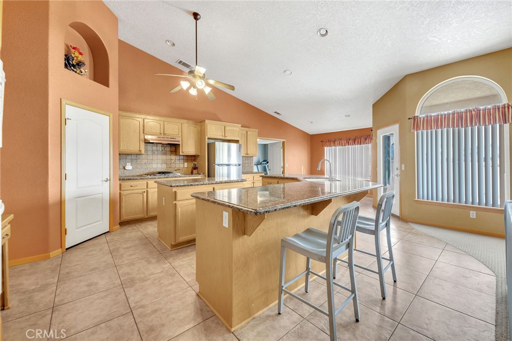 23675 Colony Road Apple Valley, CA 92308 - Photo 4 of 38