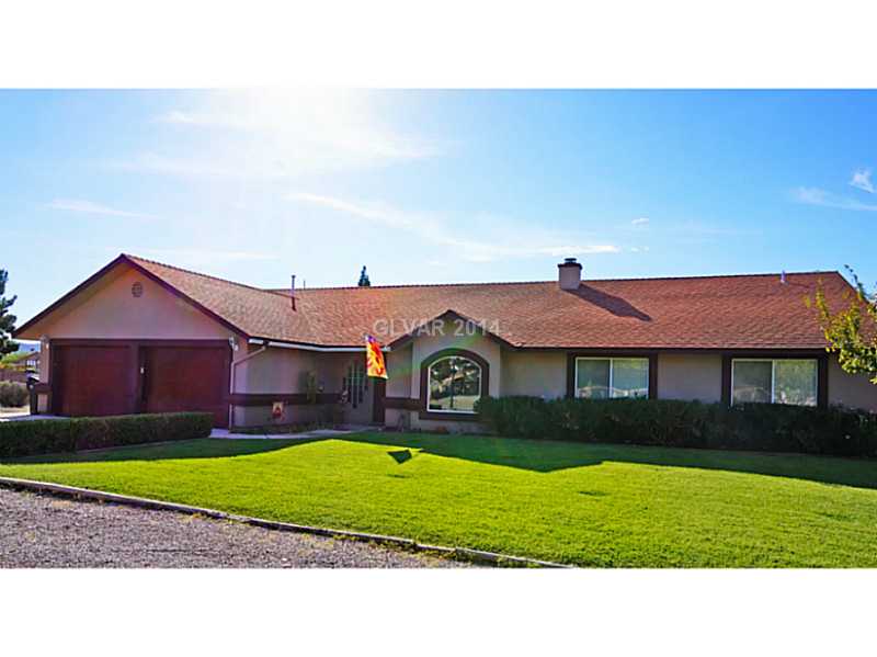 Property Photo. Beautiful Curb Appeal