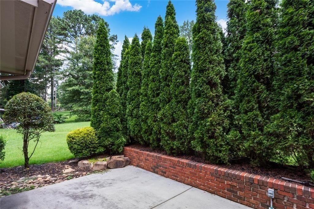 647 Shannon Green Circle Southwest Mableton, GA 30126 - Photo 12 of 40