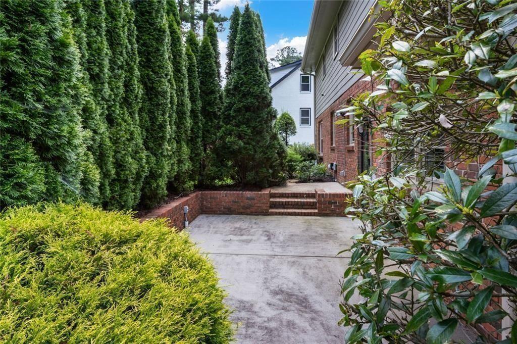 647 Shannon Green Circle Southwest Mableton, GA 30126 - Photo 13 of 40