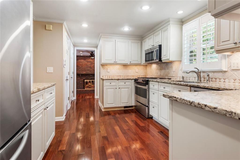 647 Shannon Green Circle Southwest Mableton, GA 30126 - Photo 7 of 40