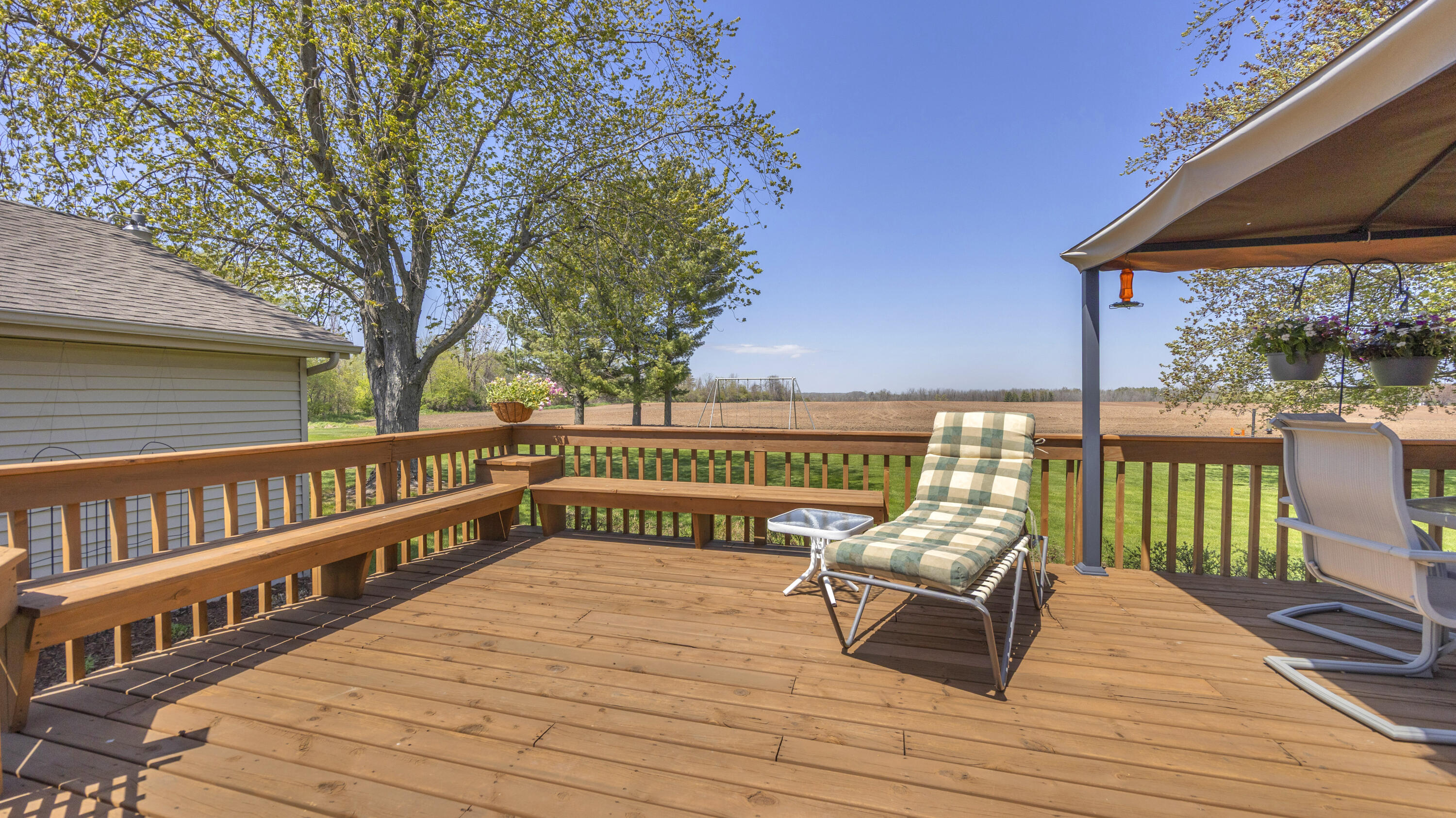 W2184 Rowe Road Herman, WI 53083 - Photo 28 of 40 Deck