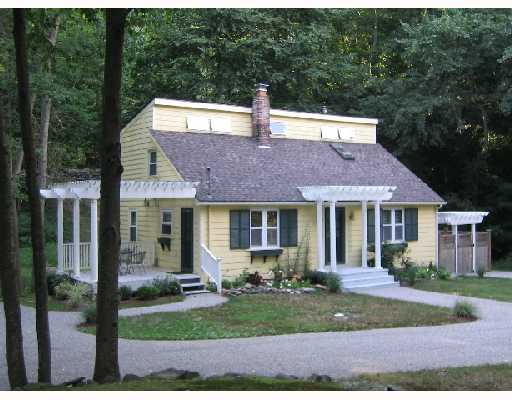 83 Burlingame Road Smithfield, RI 02917 - Photo 1 of 8 Exterior Front.