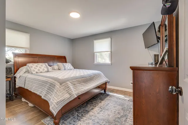 $349,900 | 332 Deerlick Road, Piney Flats, TN 37686