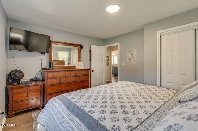 $349,900 | 332 Deerlick Road, Piney Flats, TN 37686