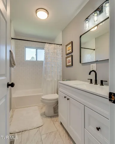 $349,900 | 332 Deerlick Road, Piney Flats, TN 37686